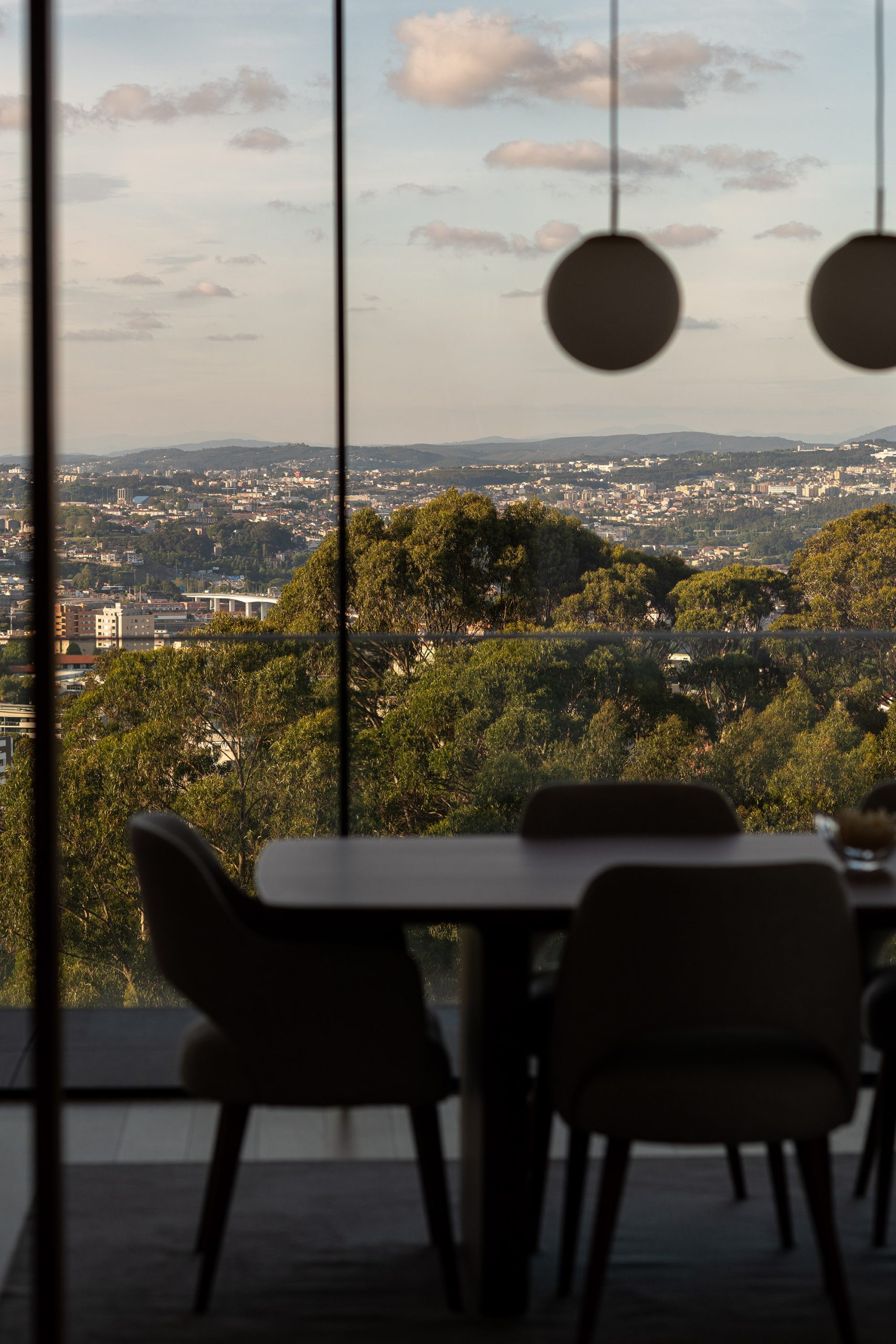 Vista panorâmica da habitação sobre o Porto e Gaia