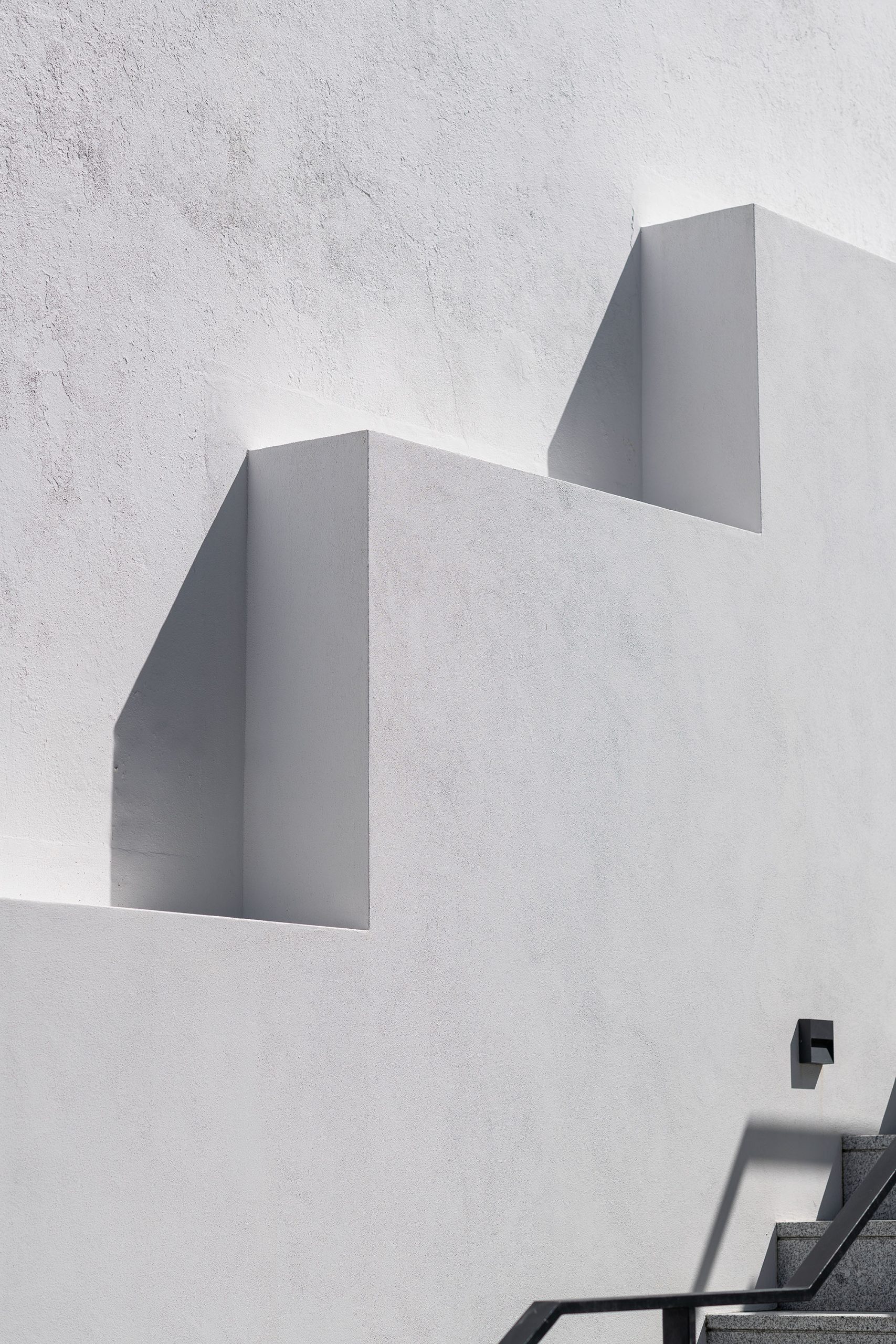 Detalhe arquitetónico da volumetria simples da casa